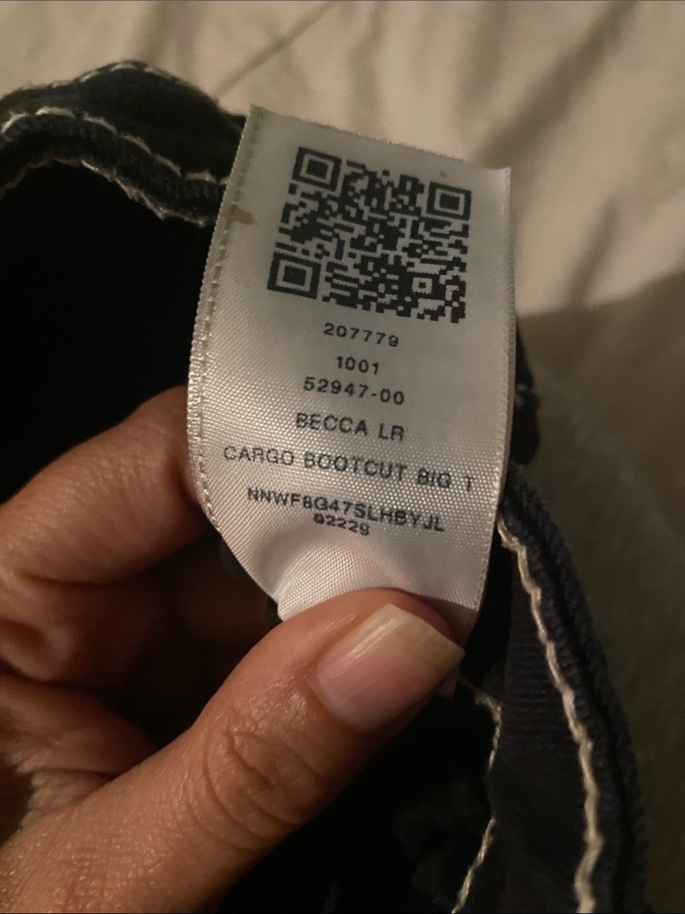 True Religion Becca Low Rise Big T Cargo Bootcut Pants size 29 - Picture 11 of 11